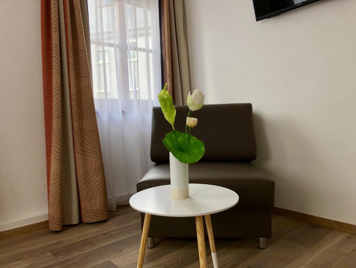 A Lotus Hotel Boeblingen Ngoại thất bức ảnh